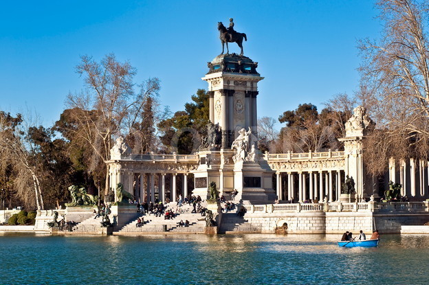 پارک بازنشستگی (Retiro Park)