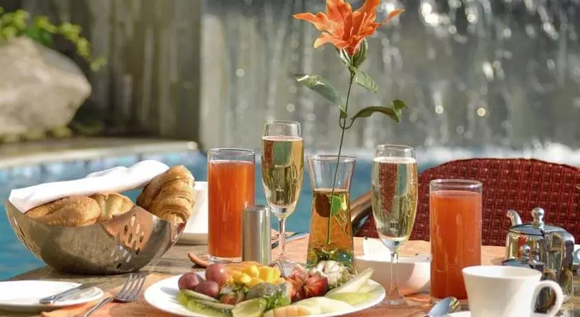 Fortune Acron Regina