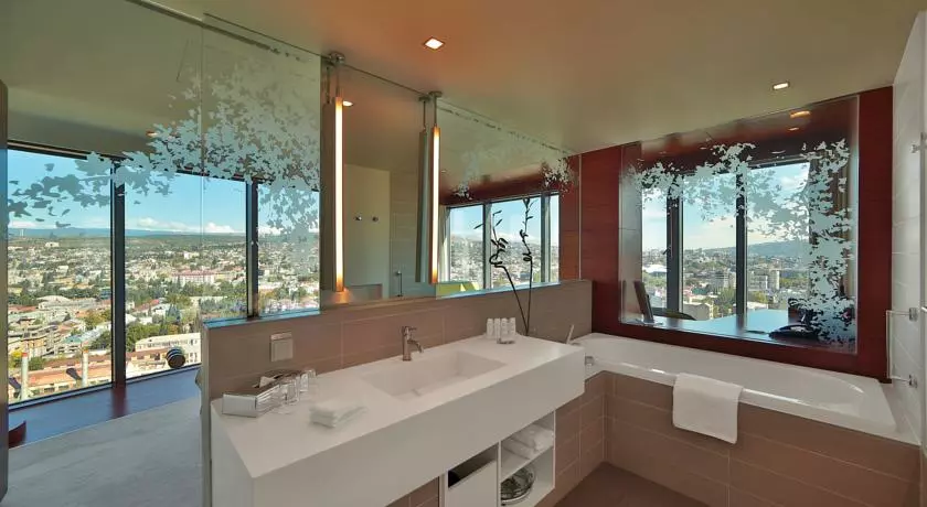 رادیسون بلو