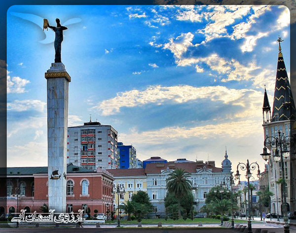 مجسمه یادبود مدئا باتومی