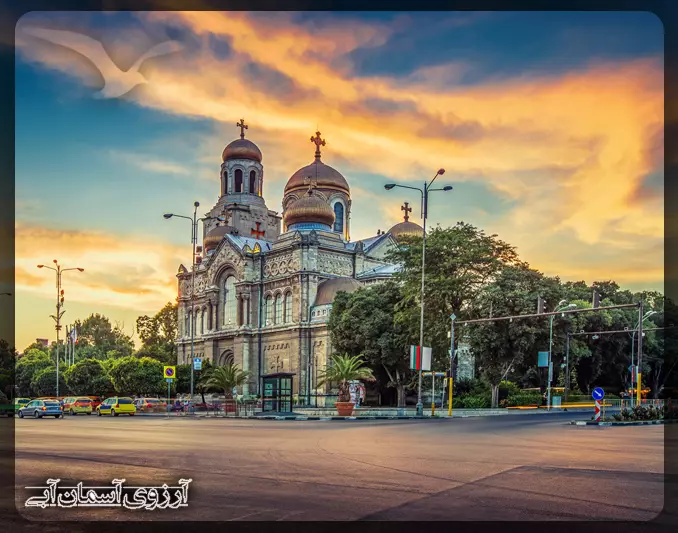 مسجد-عزیزیه-وارنا