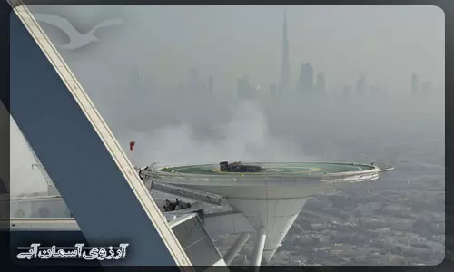 زمین تنیس برج العرب دبی _ آسمان آبی