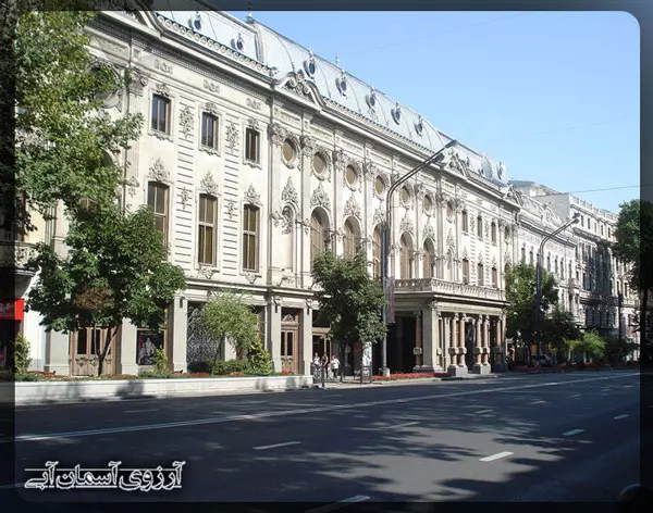 میدان-آزادی-خیابان-روستاولی-تفلیس-گرجستان